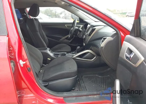 2015 Hyundai Veloster z USA, uszkodzony, nr VIN KMHTC6AD8FU234442